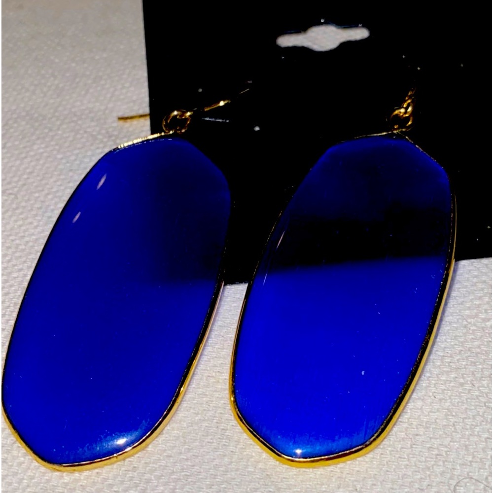 Boutique earrings